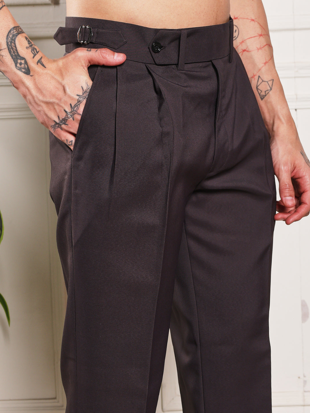Loose Fit Signature Buckle Classic Mergenta Gurkha Pants